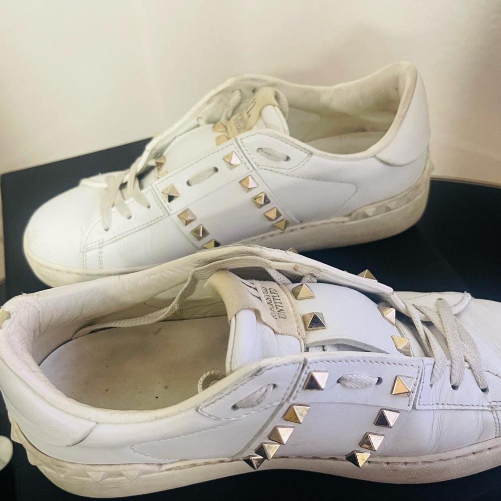 Valentino Garavani White Leather Studded Sneakers - Picture 9 of 10
